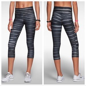 Nike Dry Fit One Legend Tiger Stripe Leggings Size M